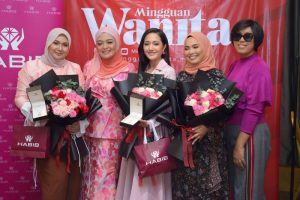 Syakirin, Kamalia Pemenang  Pencarian Hos Mingguan Wanita Talk Show