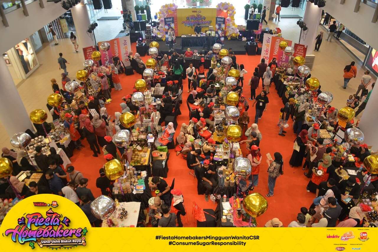 Biskut Raya Gergasi Cornflakes 15 Kg Tarik Perhatian Pengunjung FIESTA HOMEBAKERS USHA USHA BISKUT RAYA